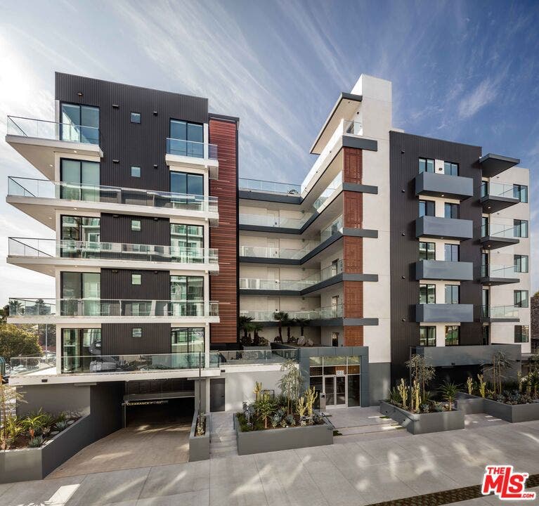 3833 Dunn, #503, Culver City, CA 90232 3833 Dunn, #503, Culver City, CA 90232