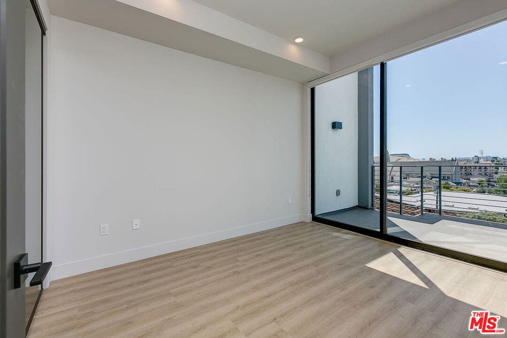 3833 Dunn, #503, Culver City, CA 90232 3833 Dunn, #503, Culver City, CA 90232