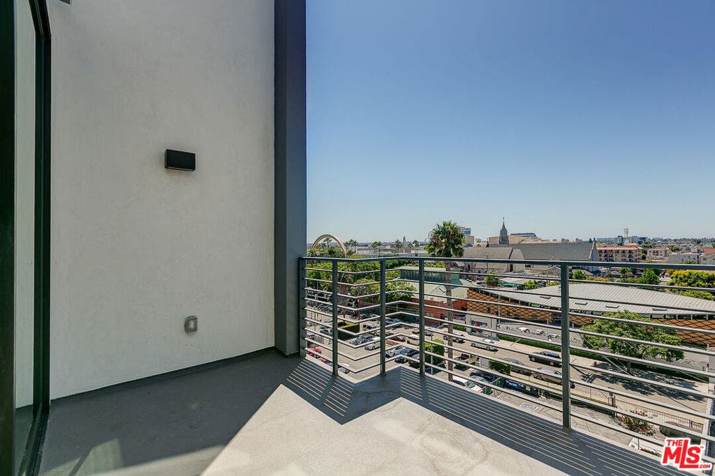 3833 Dunn, #503, Culver City, CA 90232 3833 Dunn, #503, Culver City, CA 90232