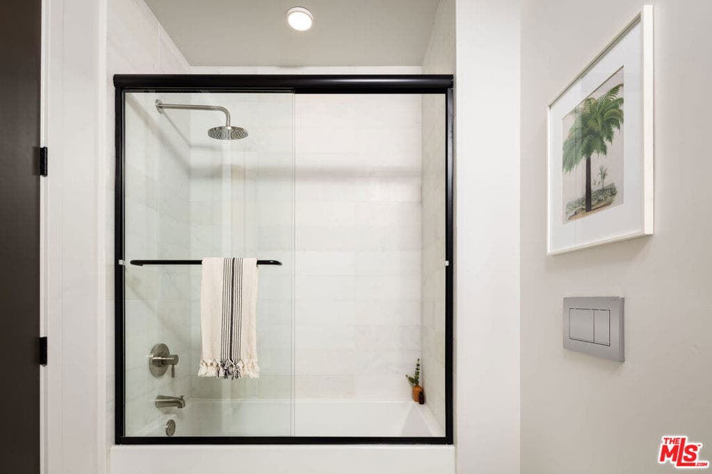3833 Dunn, #503, Culver City, CA 90232 3833 Dunn, #503, Culver City, CA 90232