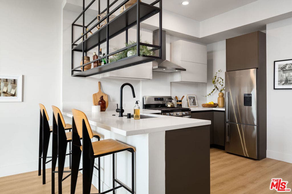 3833 Dunn, #503, Culver City, CA 90232 3833 Dunn, #503, Culver City, CA 90232