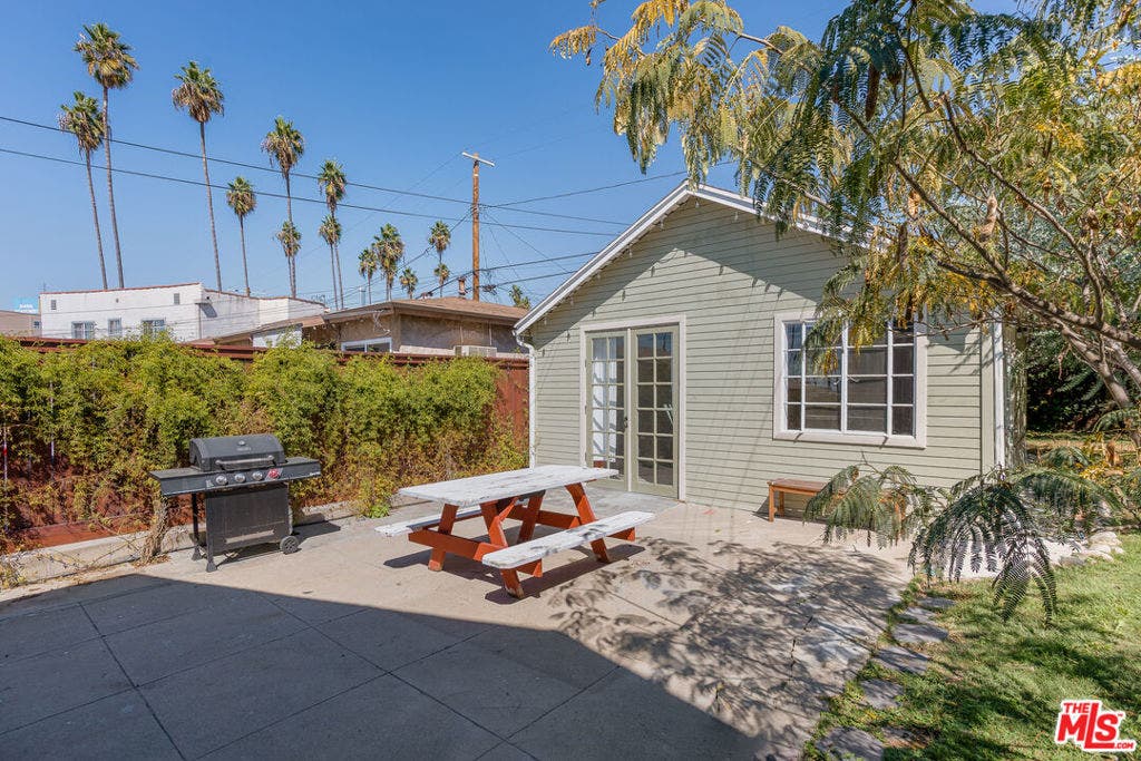 2733 W Avenue 30, Los Angeles, CA 90065 2733 W Avenue 30, Los Angeles, CA 90065