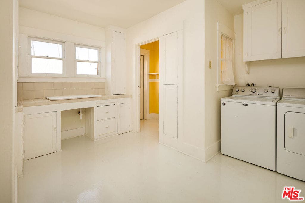 2733 W Avenue 30, Los Angeles, CA 90065 2733 W Avenue 30, Los Angeles, CA 90065