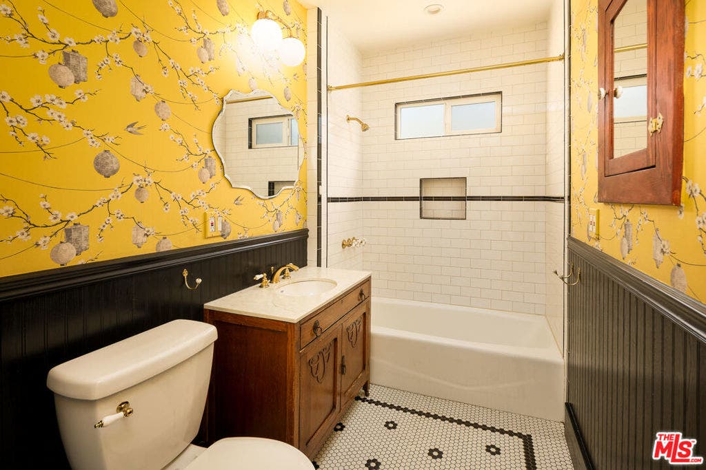2733 W Avenue 30, Los Angeles, CA 90065 2733 W Avenue 30, Los Angeles, CA 90065