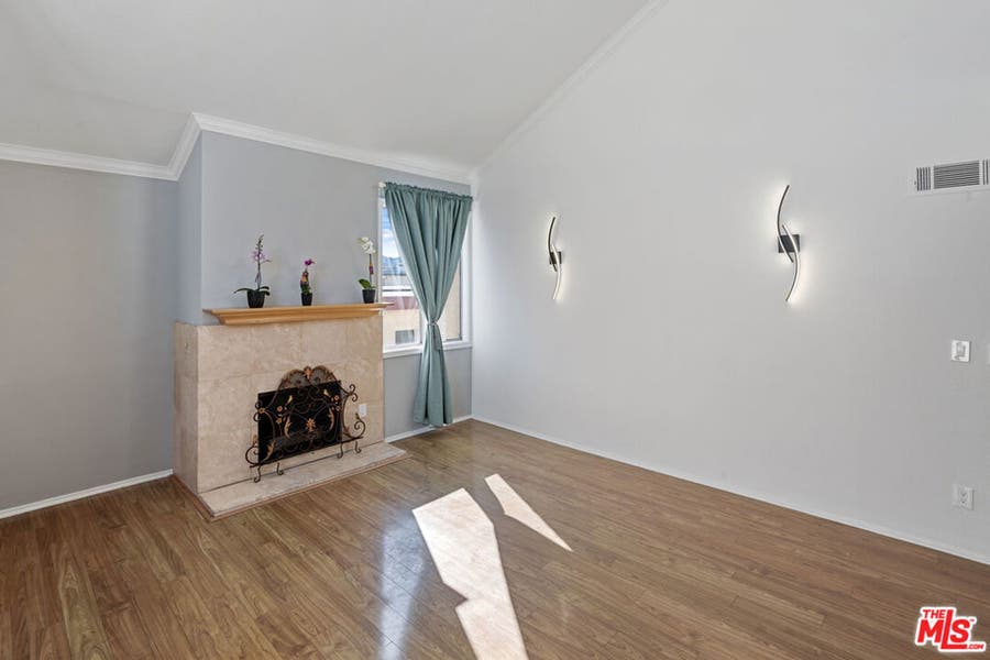 Property photo for 5325 Newcastle Avenue, #312, Encino, CA