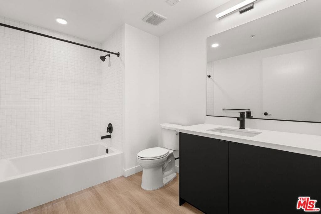 3004 Sunset Boulevard, #520, Los Angeles, CA 90026 3004 Sunset Boulevard, #520, Los Angeles, CA 90026