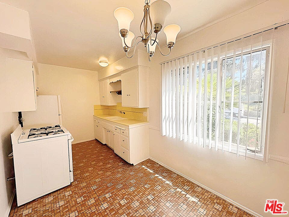 4919 Beverly Boulevard, #1, Los Angeles, CA 90004 4919 Beverly Boulevard, #1, Los Angeles, CA 90004