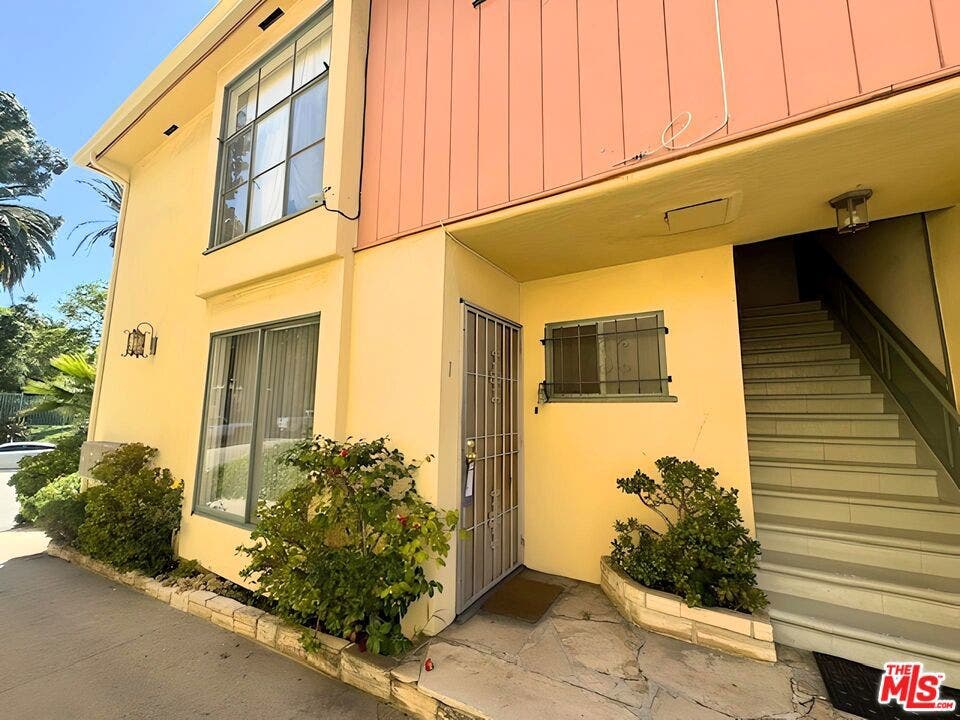4919 Beverly Boulevard, #1, Los Angeles, CA 90004 4919 Beverly Boulevard, #1, Los Angeles, CA 90004