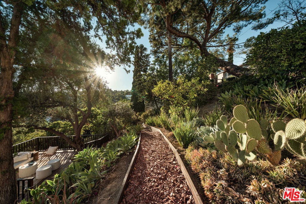 579 Crane Boulevard, Los Angeles, CA 90065 579 Crane Boulevard, Los Angeles, CA 90065