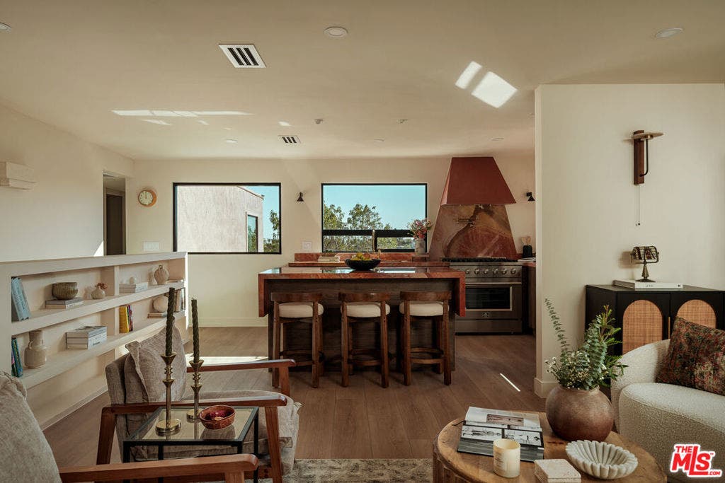 579 Crane Boulevard, Los Angeles, CA 90065 579 Crane Boulevard, Los Angeles, CA 90065