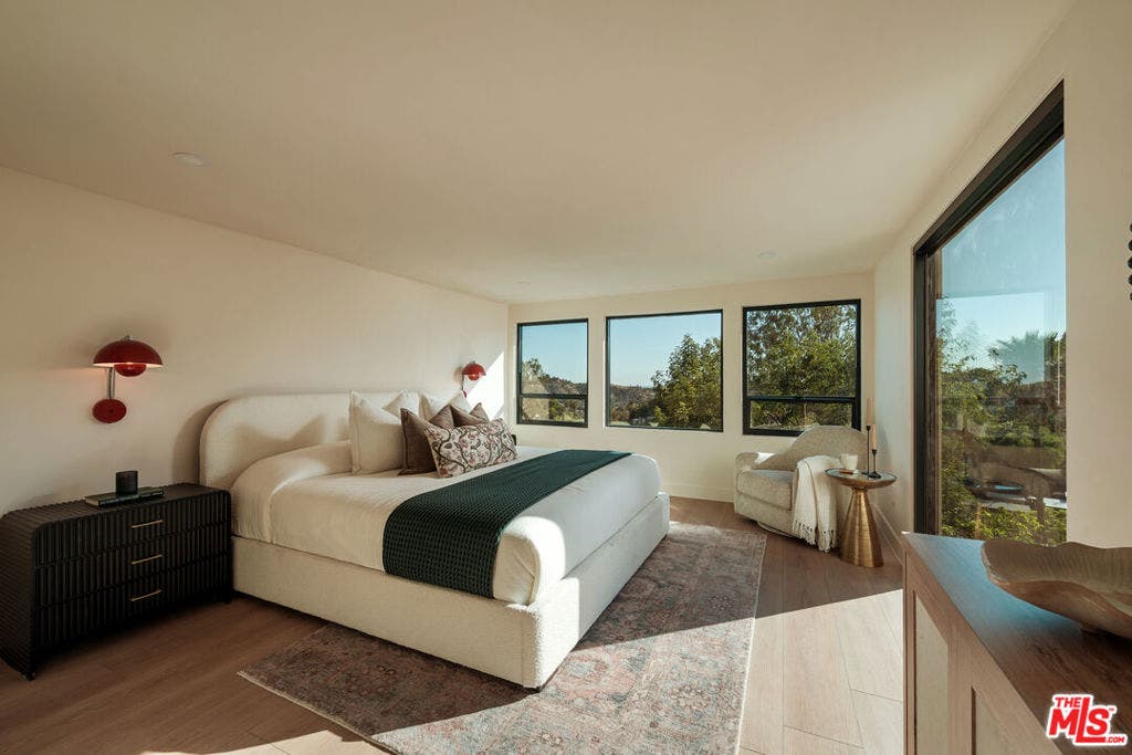579 Crane Boulevard, Los Angeles, CA 90065 579 Crane Boulevard, Los Angeles, CA 90065