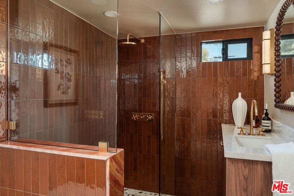 579 Crane Boulevard, Los Angeles, CA 90065 579 Crane Boulevard, Los Angeles, CA 90065