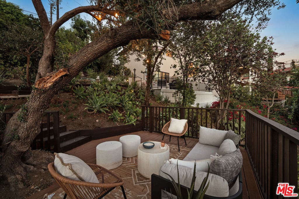 579 Crane Boulevard, Los Angeles, CA 90065 579 Crane Boulevard, Los Angeles, CA 90065