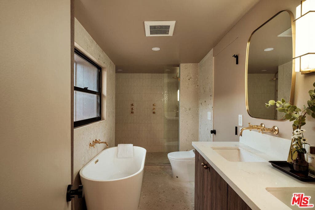 579 Crane Boulevard, Los Angeles, CA 90065 579 Crane Boulevard, Los Angeles, CA 90065