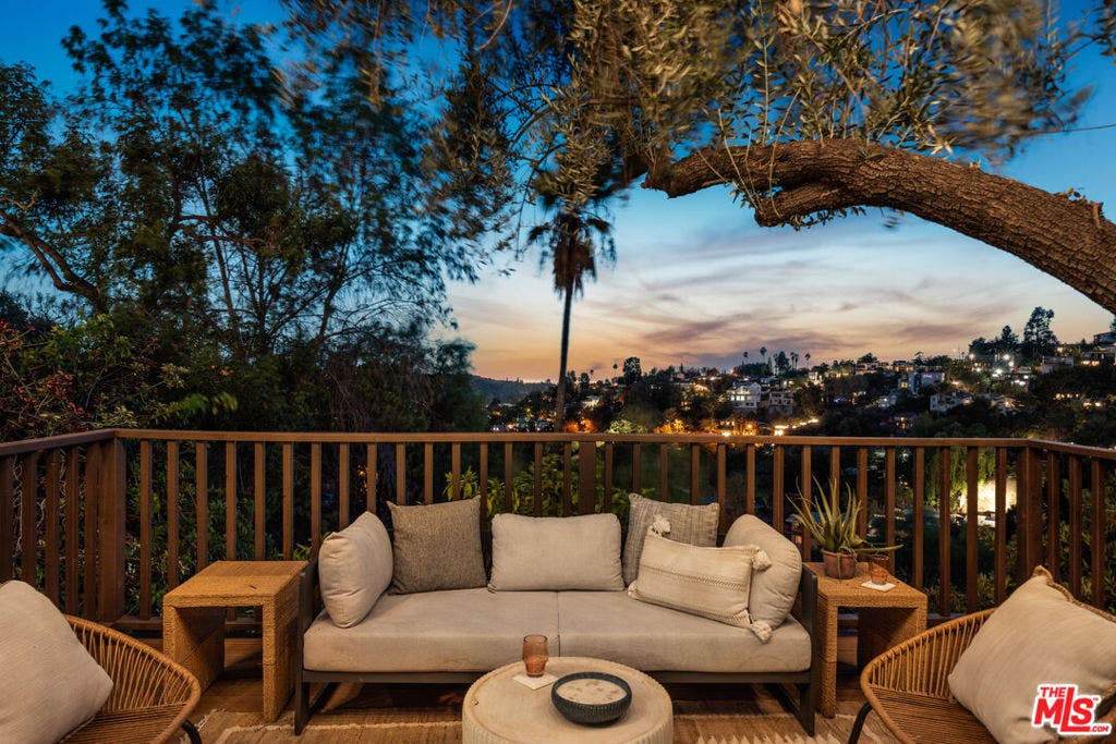 579 Crane Boulevard, Los Angeles, CA 90065 579 Crane Boulevard, Los Angeles, CA 90065