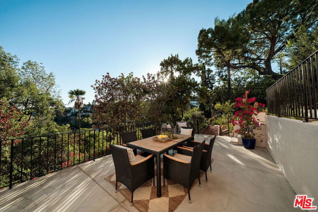 579 Crane Boulevard, Los Angeles, CA 90065 579 Crane Boulevard, Los Angeles, CA 90065