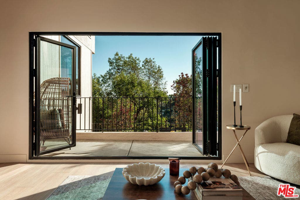 579 Crane Boulevard, Los Angeles, CA 90065 579 Crane Boulevard, Los Angeles, CA 90065