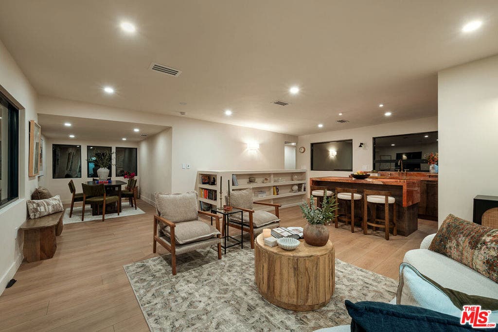 579 Crane Boulevard, Los Angeles, CA 90065 579 Crane Boulevard, Los Angeles, CA 90065