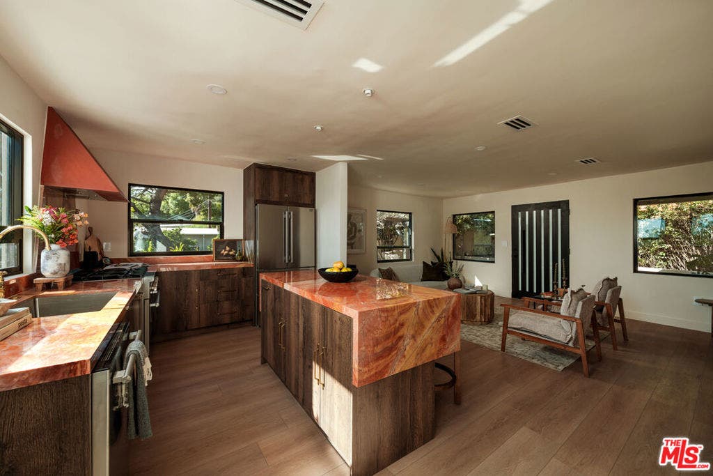 579 Crane Boulevard, Los Angeles, CA 90065 579 Crane Boulevard, Los Angeles, CA 90065