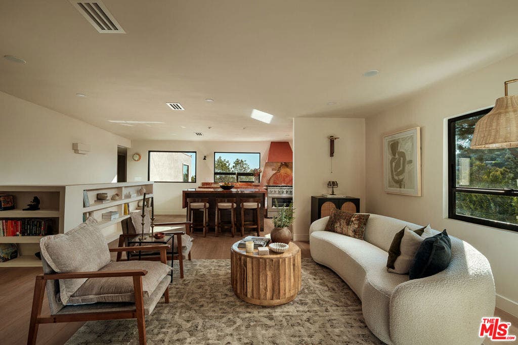 579 Crane Boulevard, Los Angeles, CA 90065 579 Crane Boulevard, Los Angeles, CA 90065