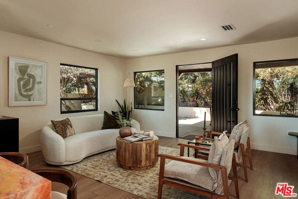 579 Crane Boulevard, Los Angeles, CA 90065 579 Crane Boulevard, Los Angeles, CA 90065