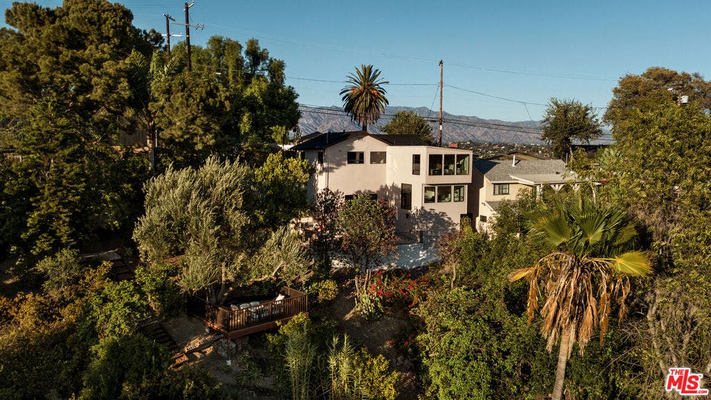 579 Crane Boulevard, Los Angeles, CA 90065 579 Crane Boulevard, Los Angeles, CA 90065