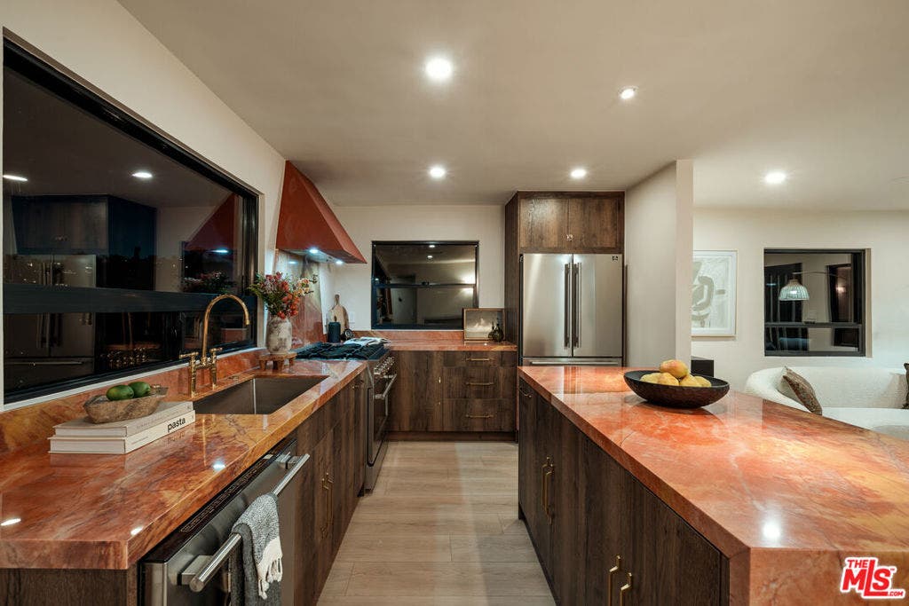 579 Crane Boulevard, Los Angeles, CA 90065 579 Crane Boulevard, Los Angeles, CA 90065