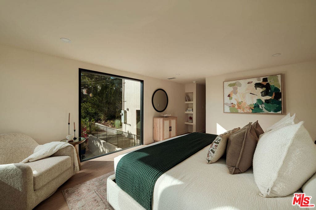 579 Crane Boulevard, Los Angeles, CA 90065 579 Crane Boulevard, Los Angeles, CA 90065