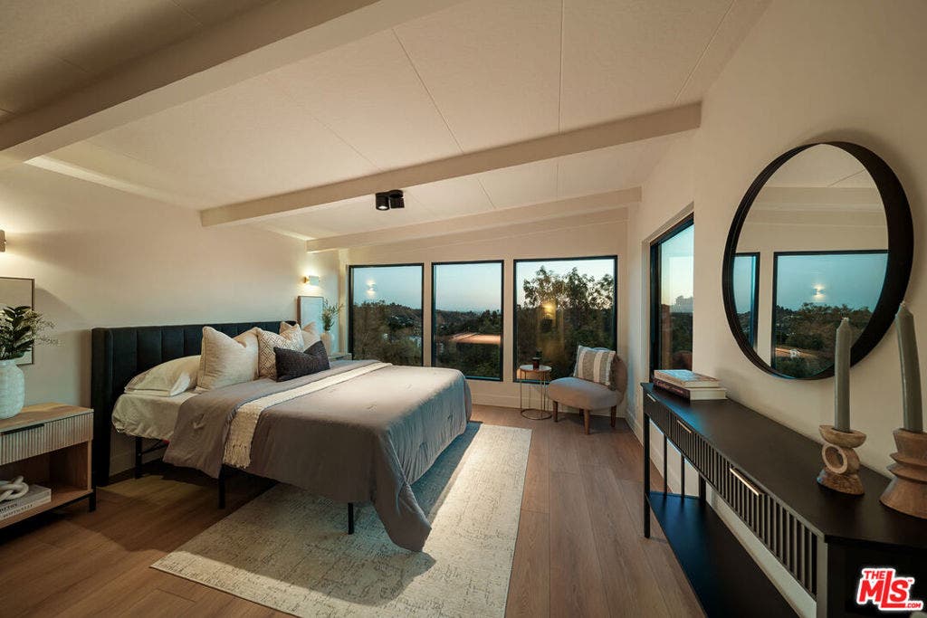 579 Crane Boulevard, Los Angeles, CA 90065 579 Crane Boulevard, Los Angeles, CA 90065