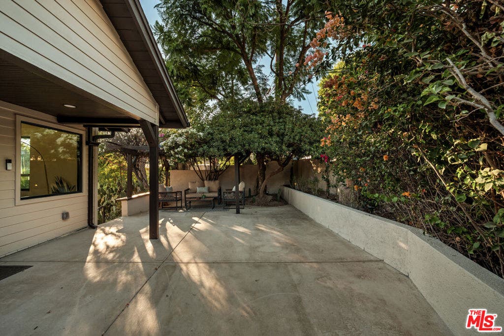 579 Crane Boulevard, Los Angeles, CA 90065 579 Crane Boulevard, Los Angeles, CA 90065