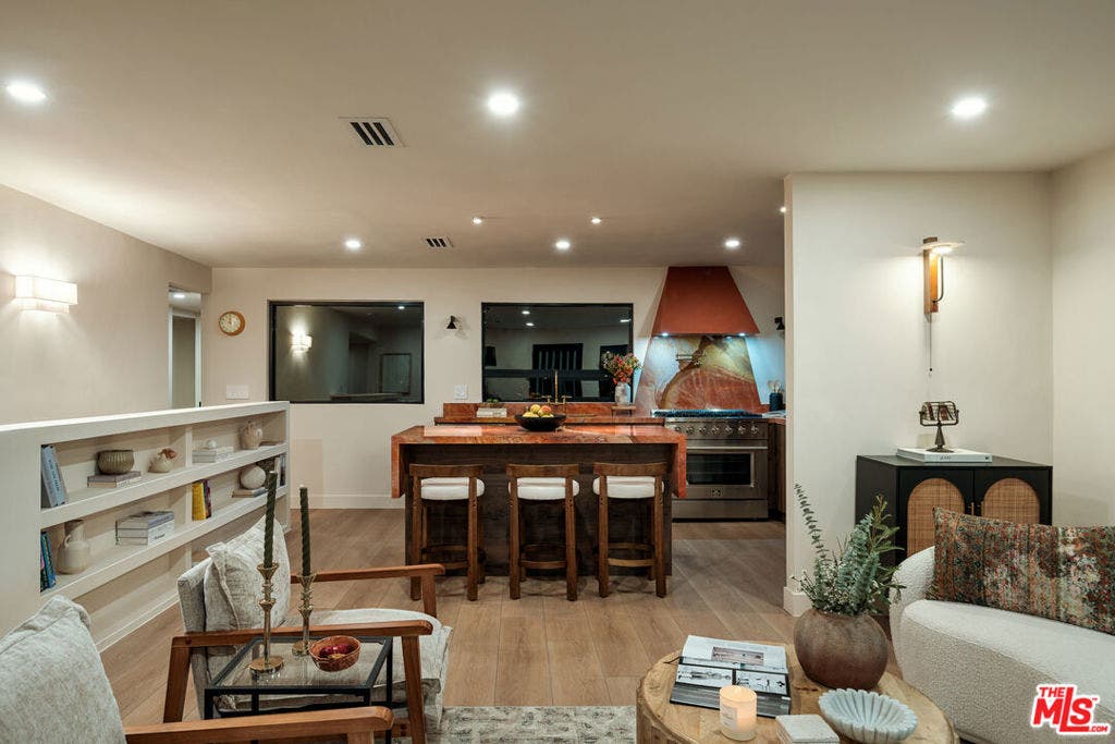 579 Crane Boulevard, Los Angeles, CA 90065 579 Crane Boulevard, Los Angeles, CA 90065