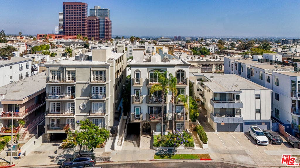 11840 Dorothy Street, #302, Los Angeles, CA 90049