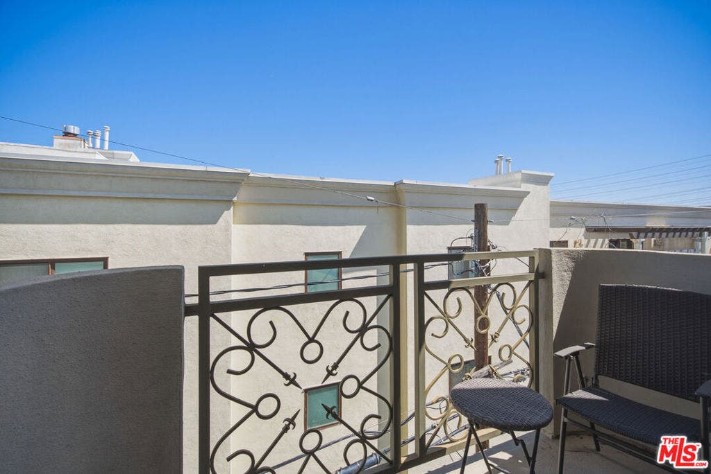 11840 Dorothy Street, #302, Los Angeles, CA 90049