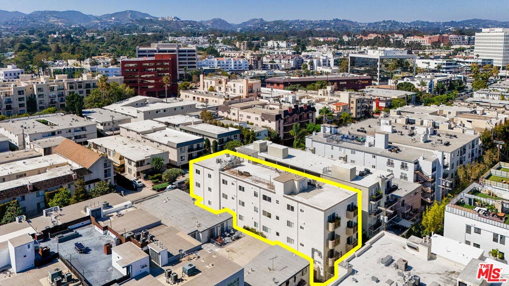 11840 Dorothy Street, #302, Los Angeles, CA 90049