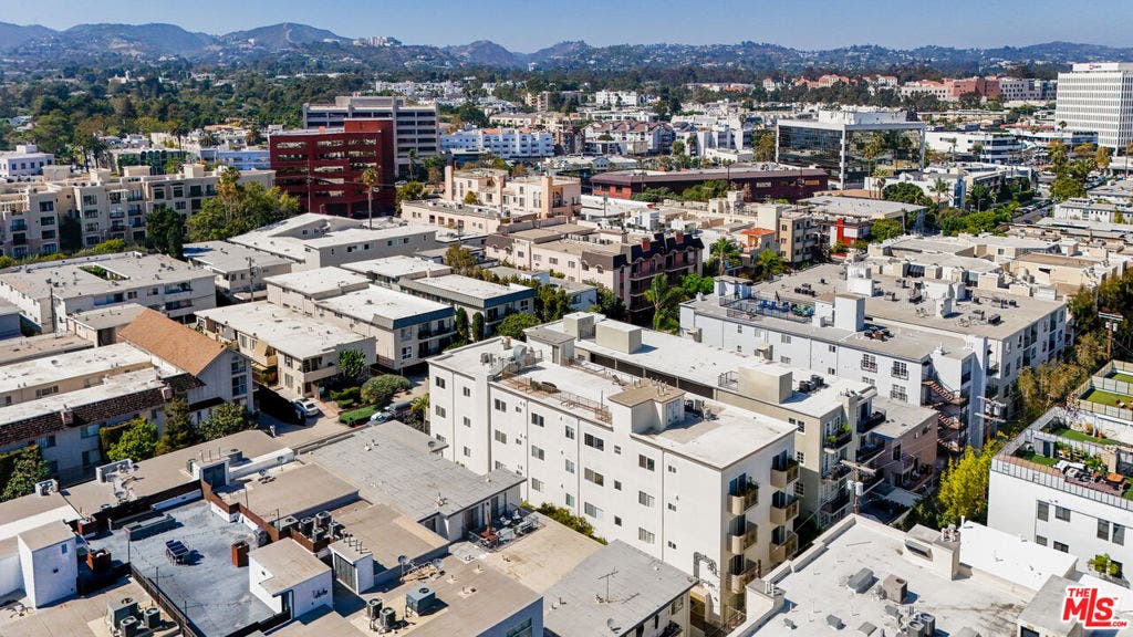 11840 Dorothy Street, #302, Los Angeles, CA 90049