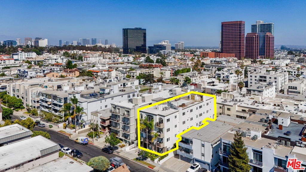 11840 Dorothy Street, #302, Los Angeles, CA 90049