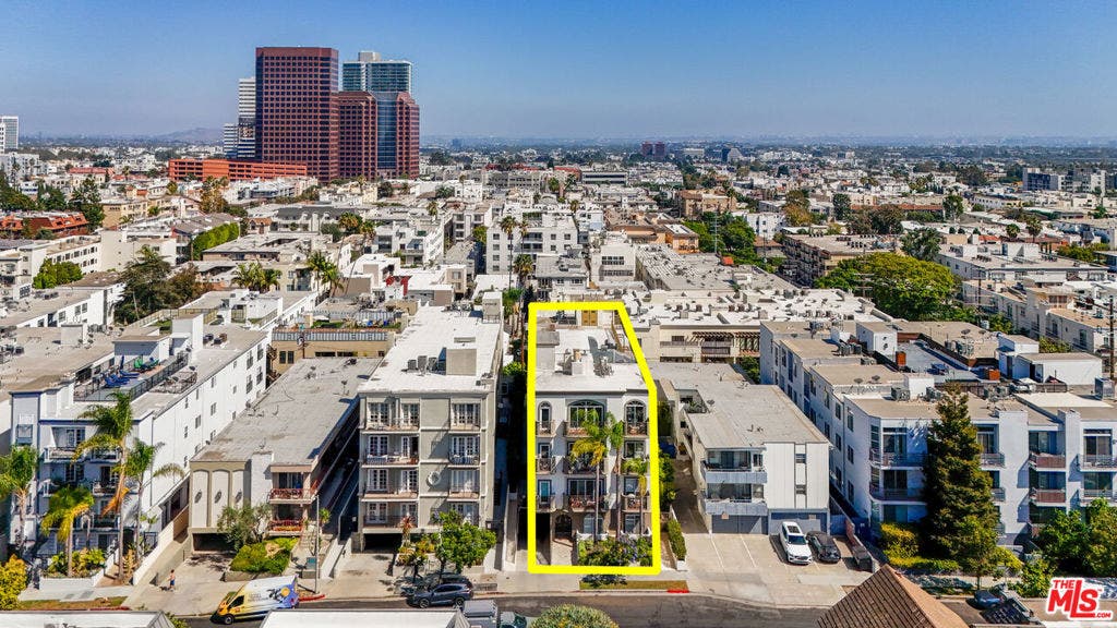 11840 Dorothy Street, #302, Los Angeles, CA 90049