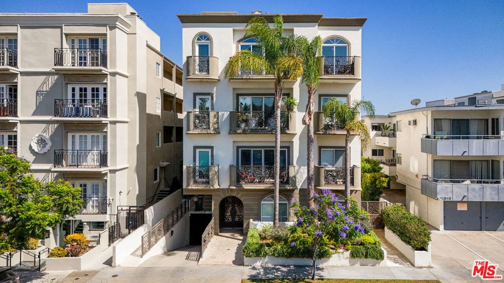 11840 Dorothy Street, #302, Los Angeles, CA 90049