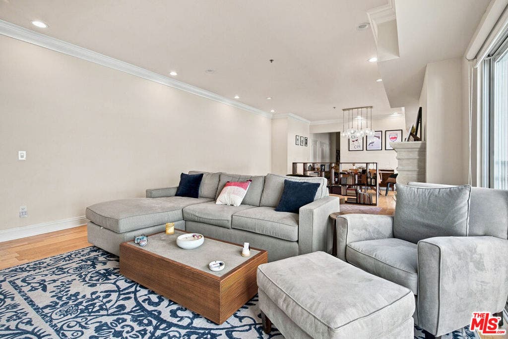 11840 Dorothy Street, #302, Los Angeles, CA 90049