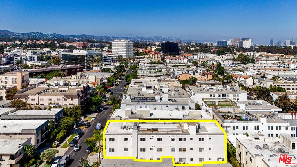 11840 Dorothy Street, #302, Los Angeles, CA 90049