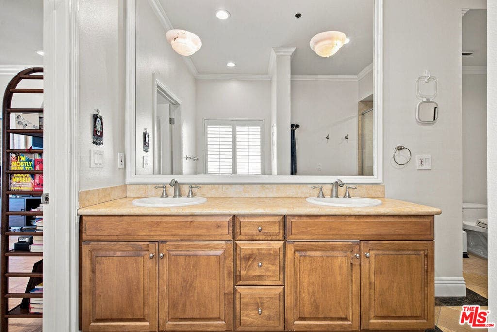 11840 Dorothy Street, #302, Los Angeles, CA 90049