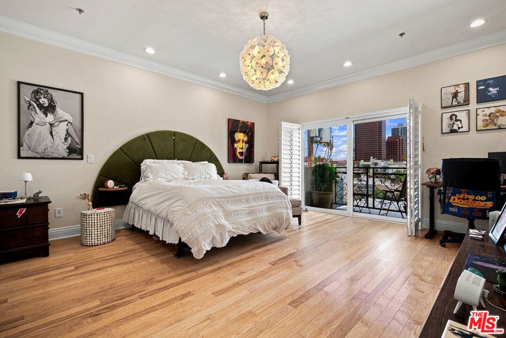 11840 Dorothy Street, #302, Los Angeles, CA 90049