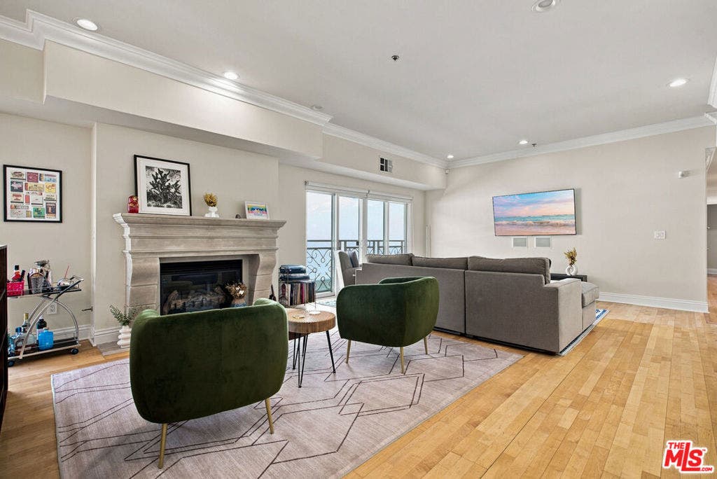 11840 Dorothy Street, #302, Los Angeles, CA 90049