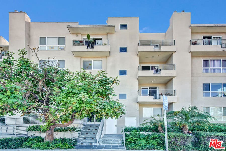 Property photo for 5764 San Vicente Boulevard, #201, Los Angeles, CA