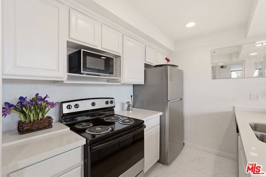 911 N Kings Road, #310, West Hollywood, CA 90069 911 N Kings Road, #310, West Hollywood, CA 90069