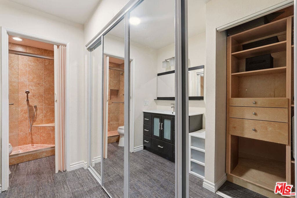 911 N Kings Road, #310, West Hollywood, CA 90069 911 N Kings Road, #310, West Hollywood, CA 90069