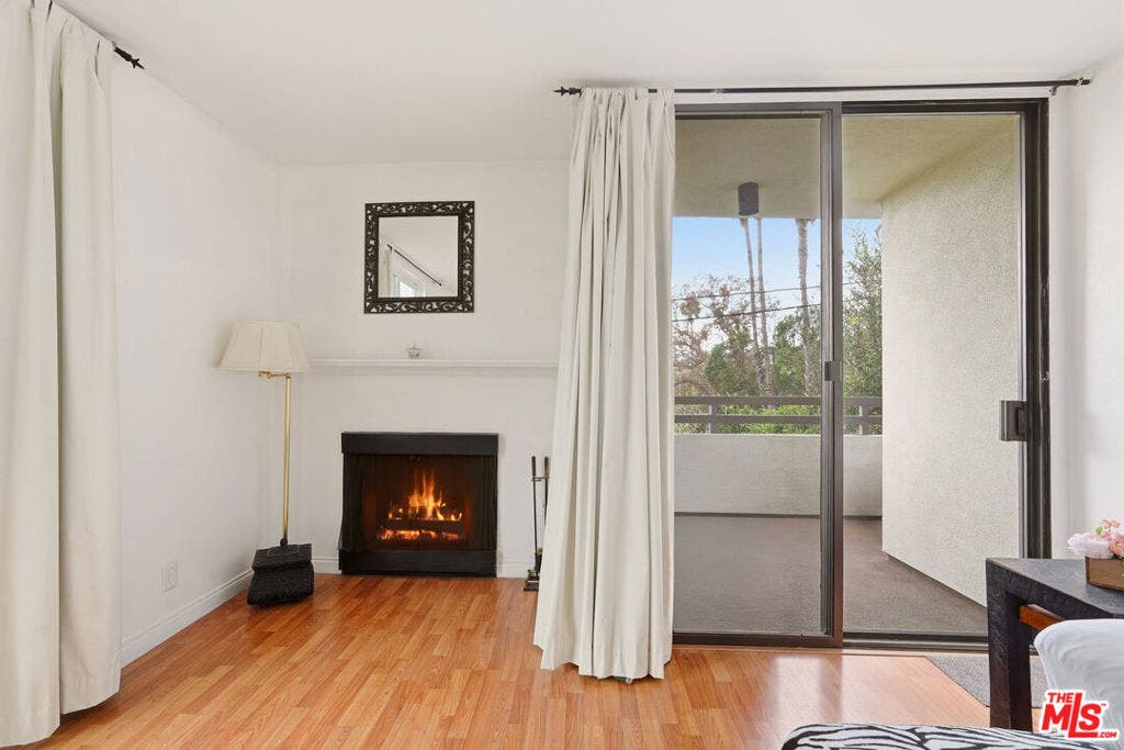 911 N Kings Road, #310, West Hollywood, CA 90069 911 N Kings Road, #310, West Hollywood, CA 90069