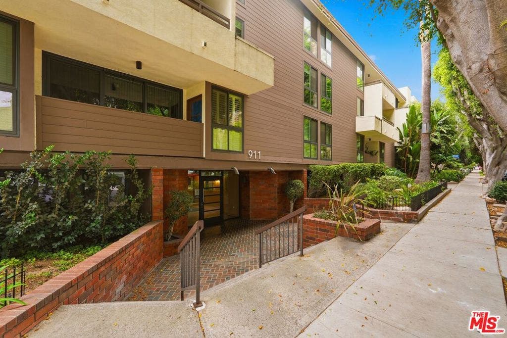 911 N Kings Road, #310, West Hollywood, CA 90069 911 N Kings Road, #310, West Hollywood, CA 90069