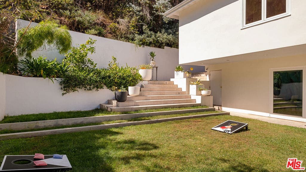 1759 N Beverly Drive, Beverly Hills, CA 90210 1759 N Beverly Drive, Beverly Hills, CA 90210