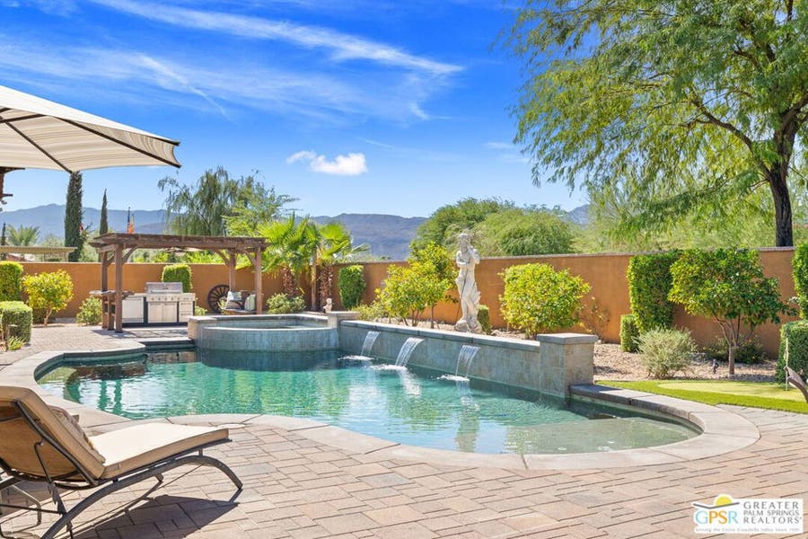 Property photo for 33 Alicante Circle, Rancho Mirage, CA